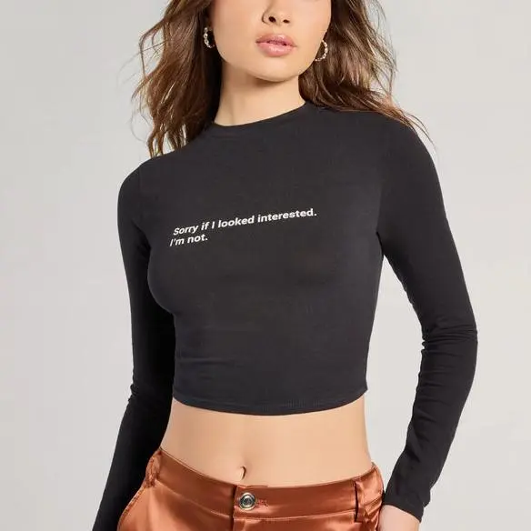 women black tee.jpg